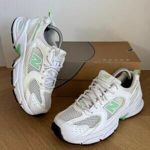 New Balance 530 White/Green Kids Sneakers- SZ 4 Y